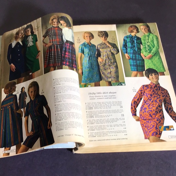 Vintage 1968 catalogue Eatons fall & winter
Damaged covers but fun time capsule - Picture 5 of 12